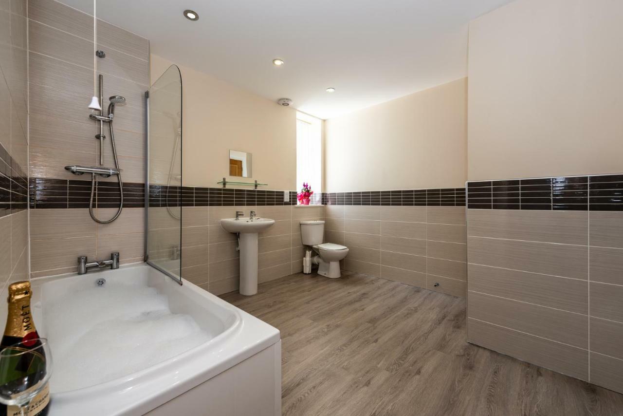 Waterview Deluxe Apartments Barrow-in-Furness Exterior photo